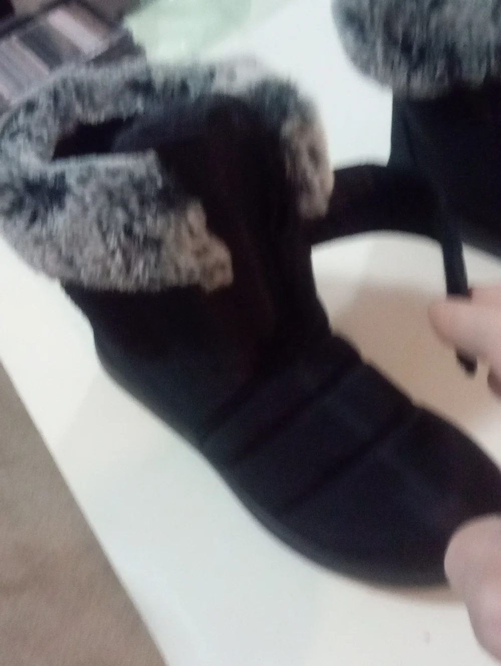 Women’s Black Faux-Fur Winter Boot Sz 40 9 1/2 New NWOT Velcro Vlose